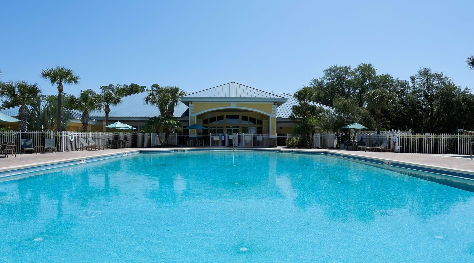 Sparkling pool at Heritage Key Villas